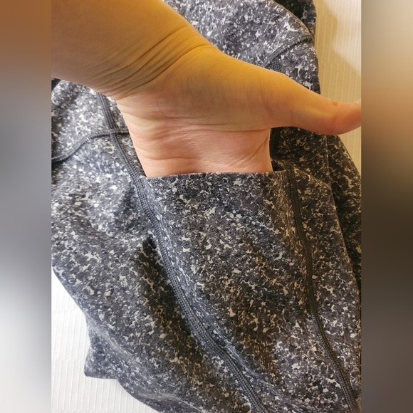 Athleta Salutation Pebble Beach Tight sz S - Picture 5 of 12